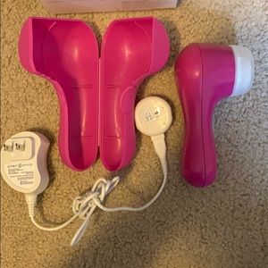 Clarisonic electric cleansing brush
